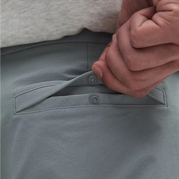 Lululemon ABC Slim-Fit Trouser 30L
Stretch Cotton VersaTwill - Picture 6 of 8